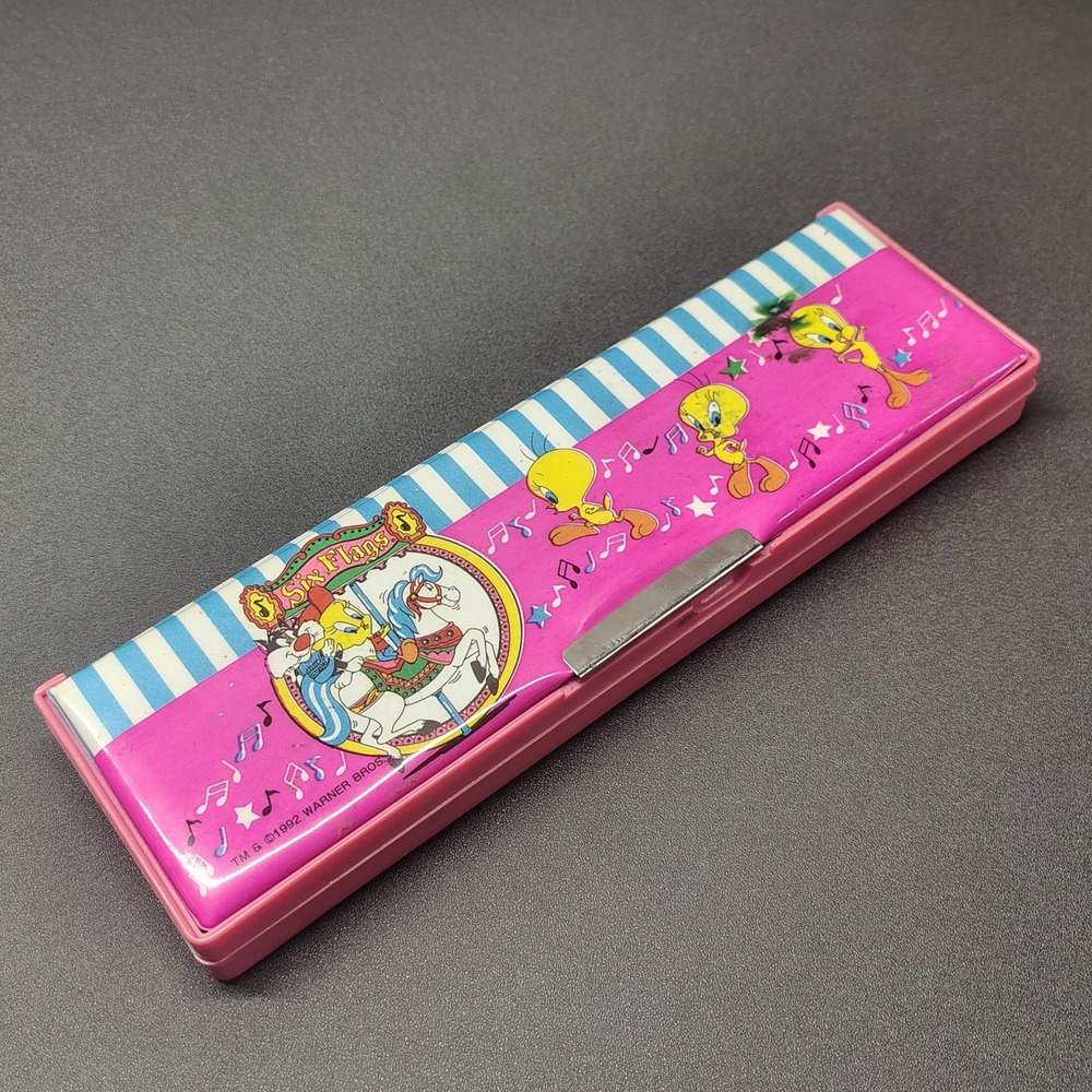 Vintage tweety six flags pencil box holder